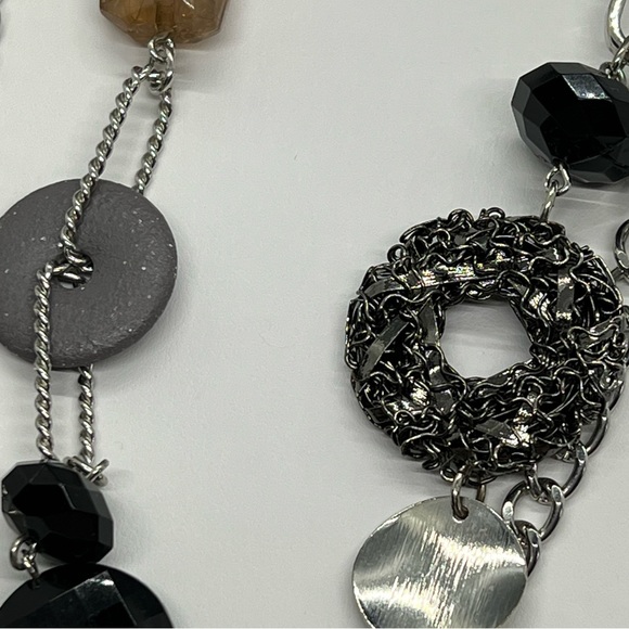 Mixed Mode Necklace - Picture 4 of 5